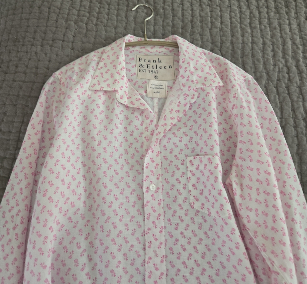 Frank & Eileen Pink and White Button Down Casual Shirt "Barry" Sz M